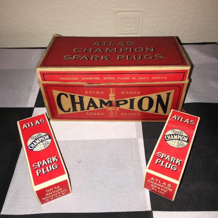 Box Of 10 Vintage 1960s Champion Spark Plugs UL-12Y Replaces L-12Y Original Box