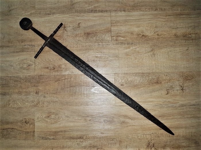 Medieval knight sword type Oakeshott Xa from iron with cross - 910 mm