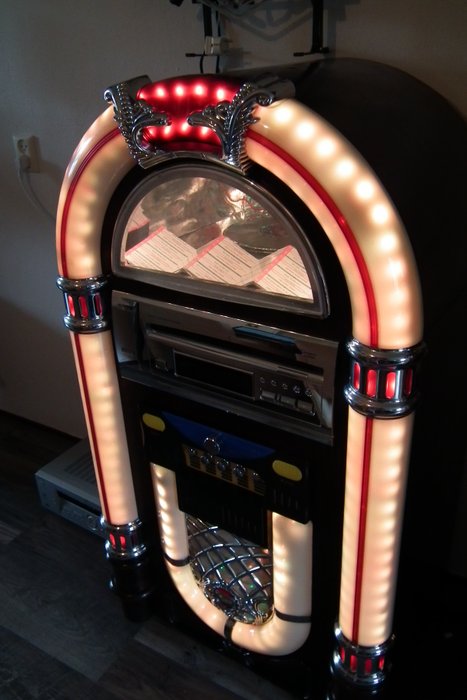 Jukebox Marquant for 100 CDs, model 9898 with LED lighting and remote control