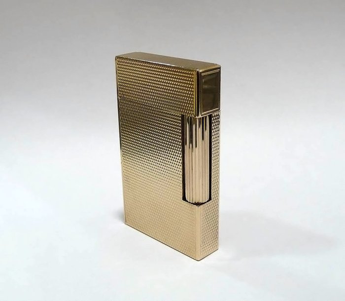 ST Dupont, Paris- Gold plated line 2 lighter - Catawiki