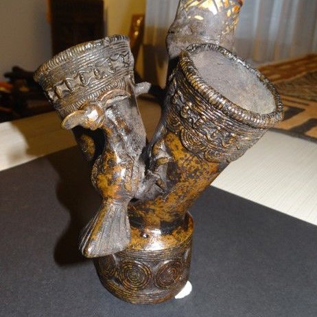 Bronze pipe with bone stem - Bamileke, Cameroon, Africa 20th century