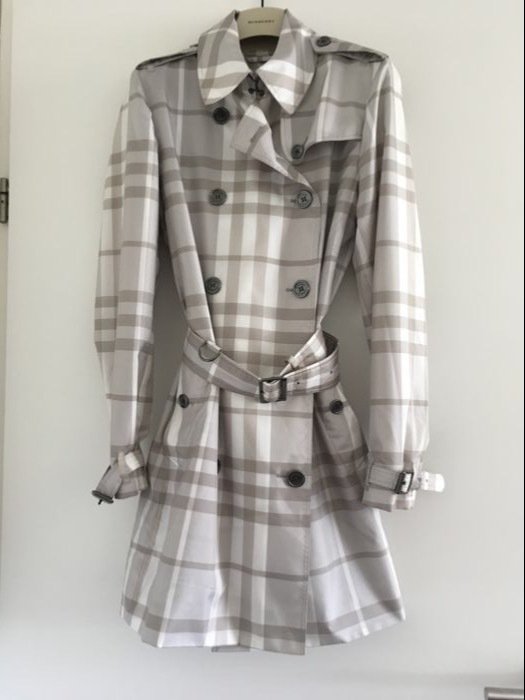 burberry lightweight coat