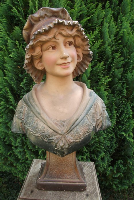 F. Foucher - Large bust of young woman in polychrome plaster - Art Deco