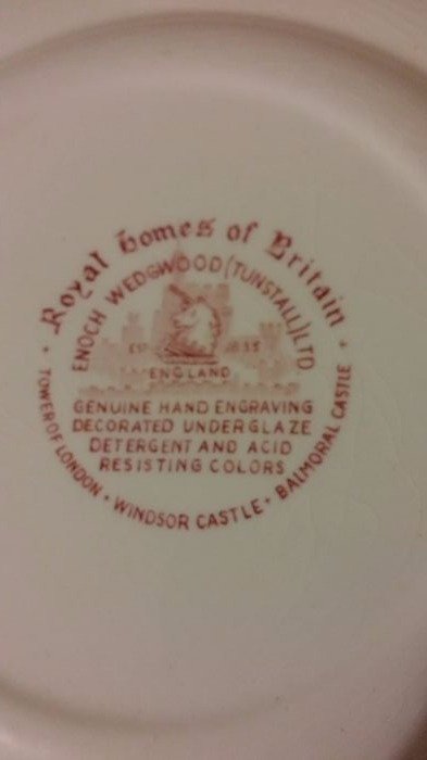 Enoch Wedgwood (Tunstall) LTD - Royal Homes of Britain & Purple violet Harleigh fine bone china set - 2 tableware sets