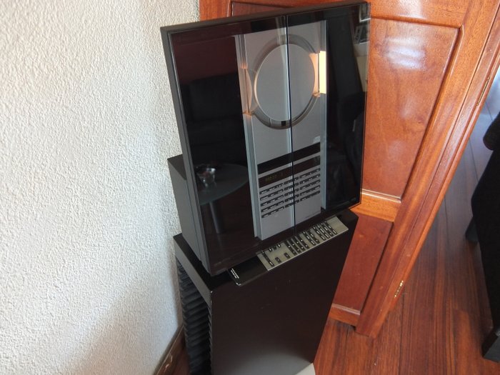 Bang & Olufsen BeoSound 3000 type 2671 with large CD clamp