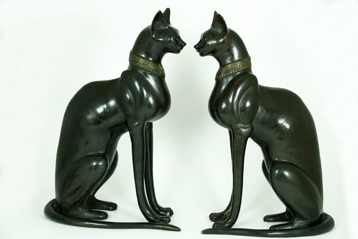 Beautiful pair of life-size bronze Egyptian cats - more than 21 kg.