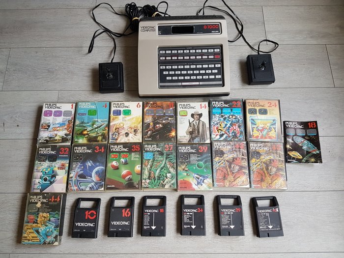 Philips Videopac G7000 with 22 games