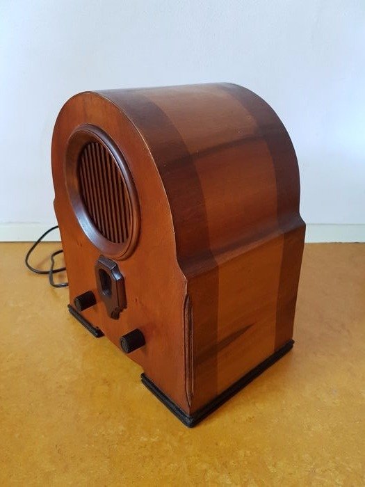 Vintage Radio in Art Deco style - Technotron ITC-490-N