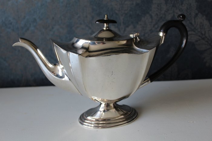 EPNS (Silver plated) tea pot, Pinder Brothers, Sheffield United Kingdom - ca 1920