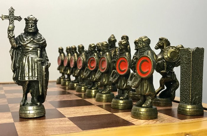 Holy War chess set Christianity and Muslim World.