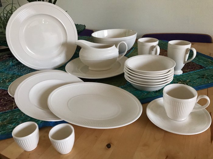 Wedgwood Windsor porcelain tableware set - 18 pieces