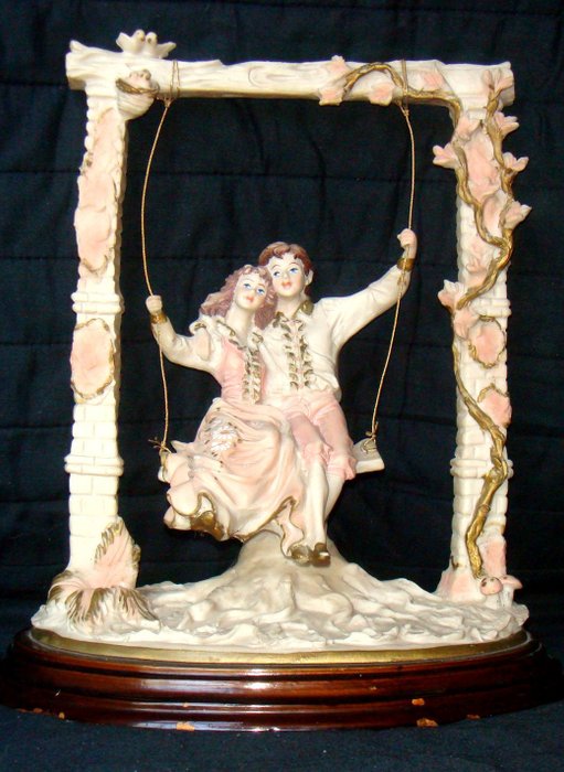 SCAGGIARI (Capodimonte) - Grande scultura in porcellana tenera, firmata