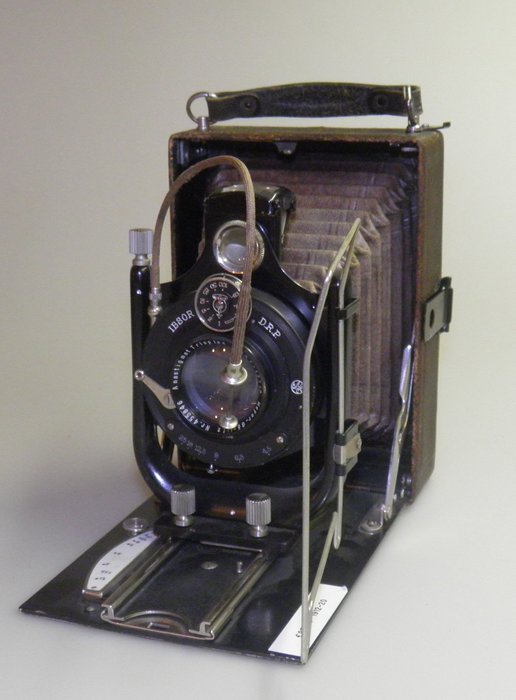 Camera with Ibsor-DRP shutter, 1913