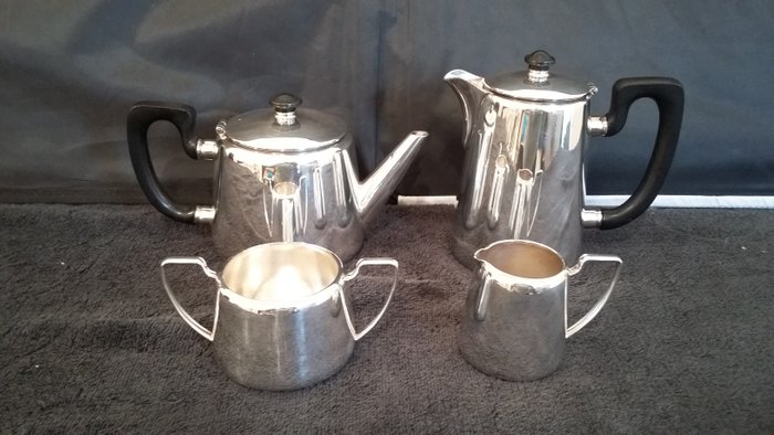 Elkington epns hard soldered tea/coffee pot set silver plated made in england.