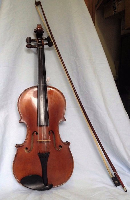 Violin ''Antonius Stradivarius Cremonenfis Faciebat Anno 1721'' - complete with case and bow