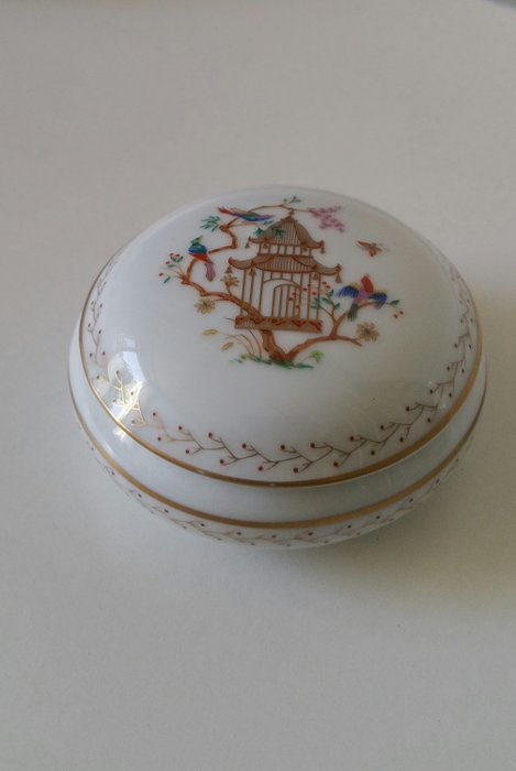 tiffany porcelain jewelry box