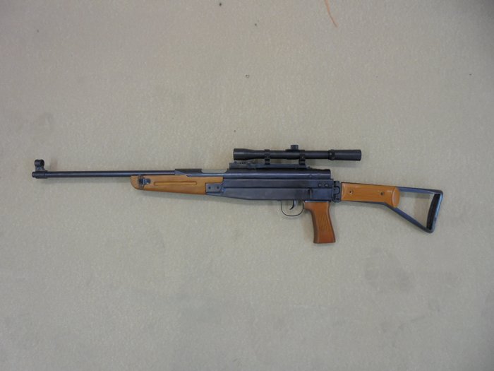 Side-lever air rifle with fixed barrel 4.5 mm