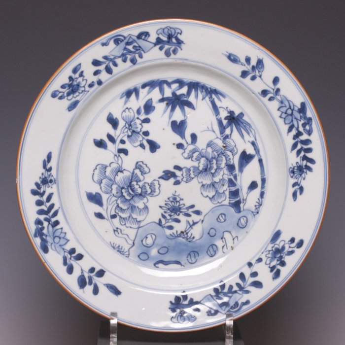 Beautiful big blue white porcelain plate, flower decoration - China ...
