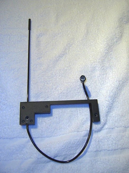 Bang & Olufsen Century carrying handle with active antenna