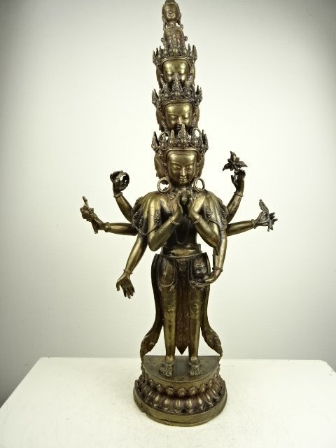 Large bronze statue depicting Avalokiteshvara - Nepal - second half 20th century