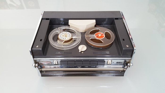 Vintage Grundig Portable TK6 Reel to Reel Tape Recorder