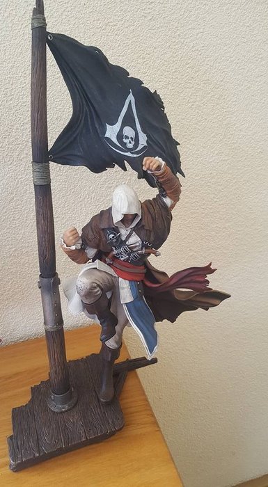 Two Assassins Creed Black Flag figures. Edward Kenway: Master of the Seas. Limited Edition.