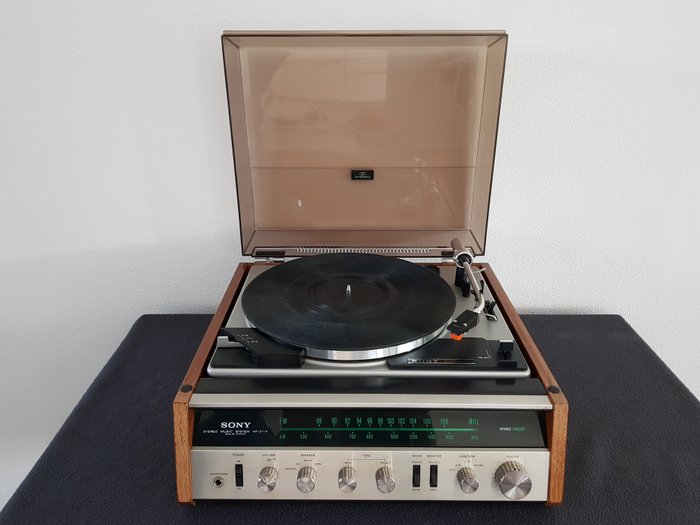 Vintage Sony HP-211A (HP211A) amplifier with tuner and record player including manual