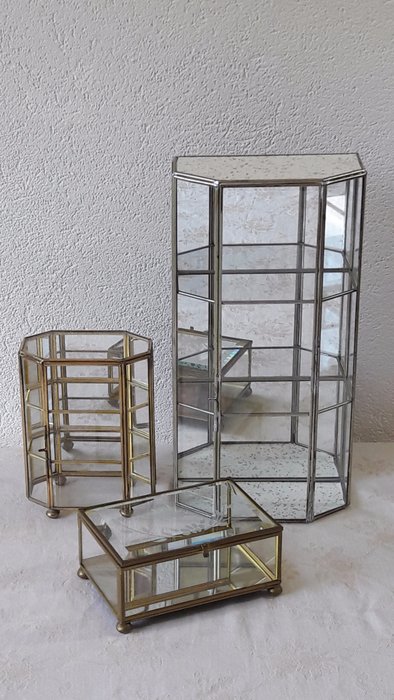 Betere Three glass display cabinets for small things - brass and - Catawiki VH-52