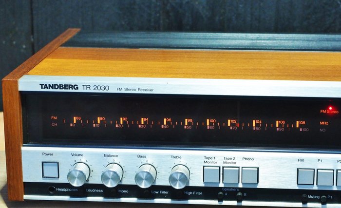 Tandberg TR-2030 Vintage seventies stereo receiver made in Norway