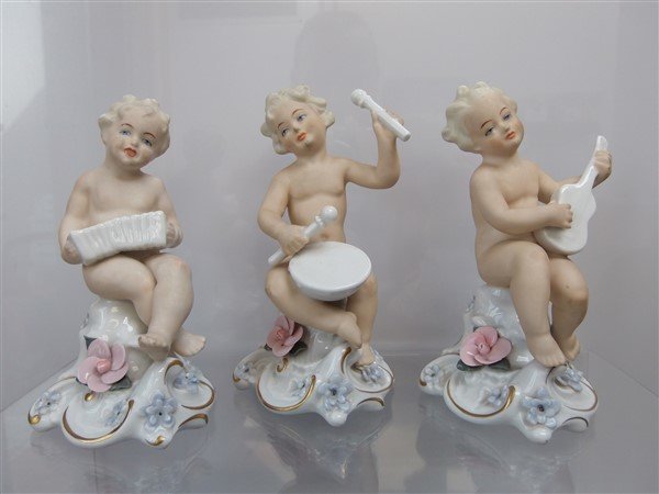 Wallendorf porcelain figures - Schaubach Kunst, 3 music playing children