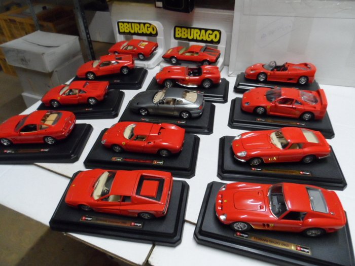 Bburago - Scale 1/24 - Lot with 14 models: 14 x Ferrari - Catawiki
