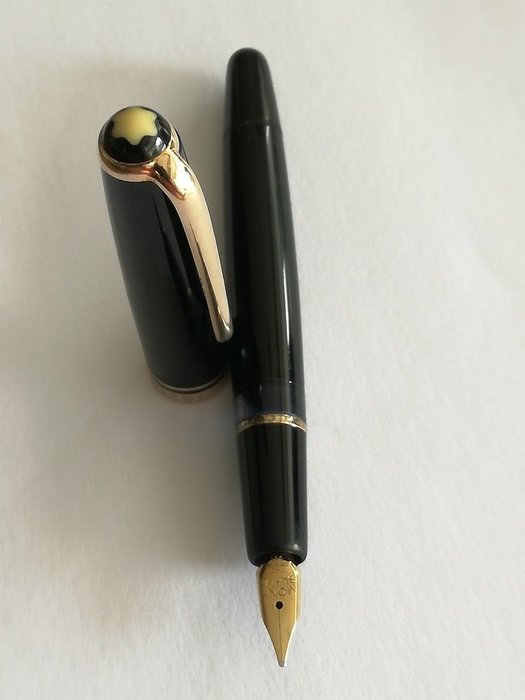 Montblanc 252 (M) Fountain Pen 