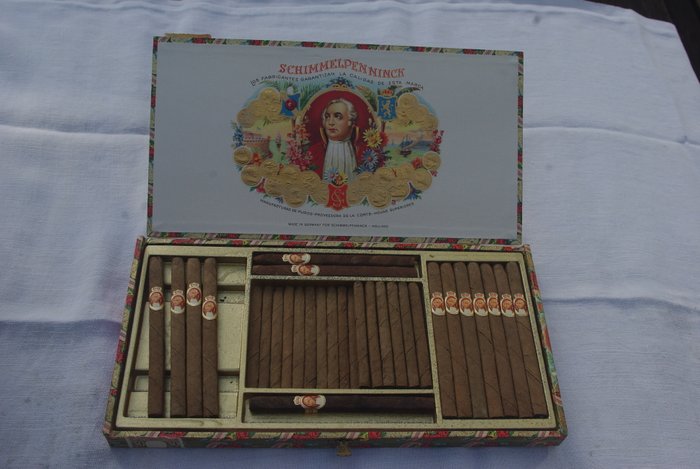 Lot of cigars, cigarillos and cigarettes years 1960-70