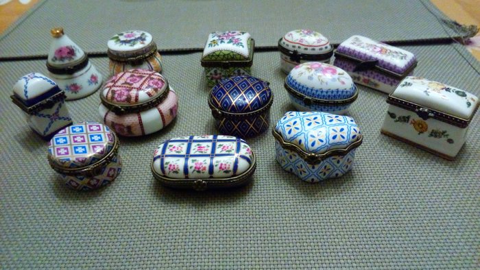 Porcelain Art Hachette - Lot of 13 miniature boxes collection porcelain & bronze clasp