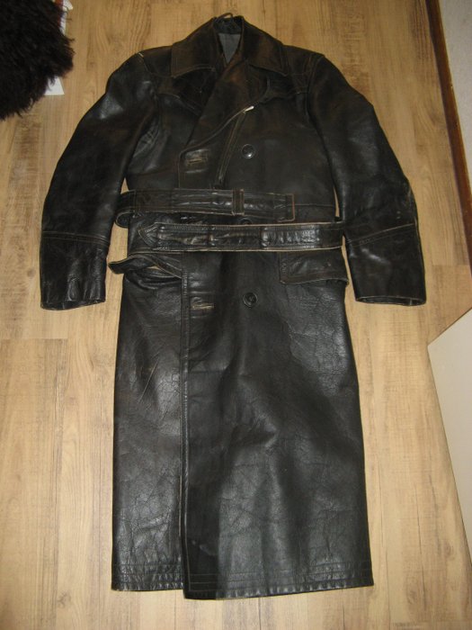 Zwarte lange lederen jas voor oldtimer bromfiets of motor - jaren 50 / 60