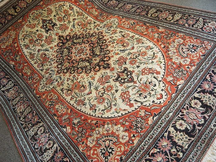 Ghom Persian Carpet 167x 225 Certificate New Cost 1800 Euro Catawiki