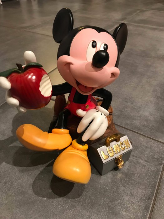 Walt Disney - Statue - Mickey having Lunch (1979/1980)