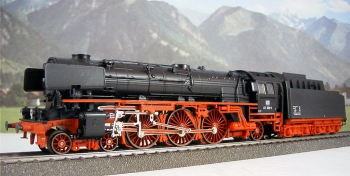 Märklin H0 - 3390 - Locomotiva a vapore con carro di scorta - BR 011 - DB