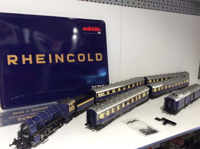 Märklin H0 - 26750 - Train set "75 year Rheingold" steam locomotive with tender BR S 3/6 of the K. Bay. St. B with 5 carriages in Gift Tin (2022)