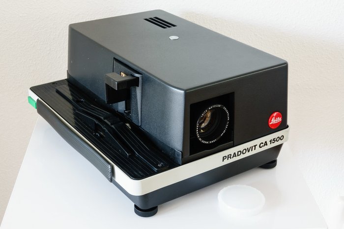 Leitz Pradovit CA 1500 slide projector