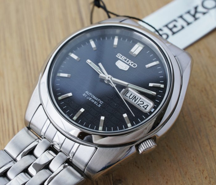 Seiko 5 Automatic - men's wristwatch - 2015 - NOS - Catawiki