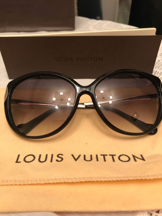 Louis Vuitton - Garance Sunglasses - Womens - Catawiki