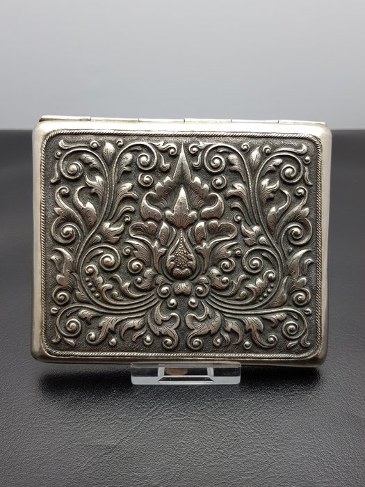 Djokja silver cigarette box - Indonesia, ca 1930.