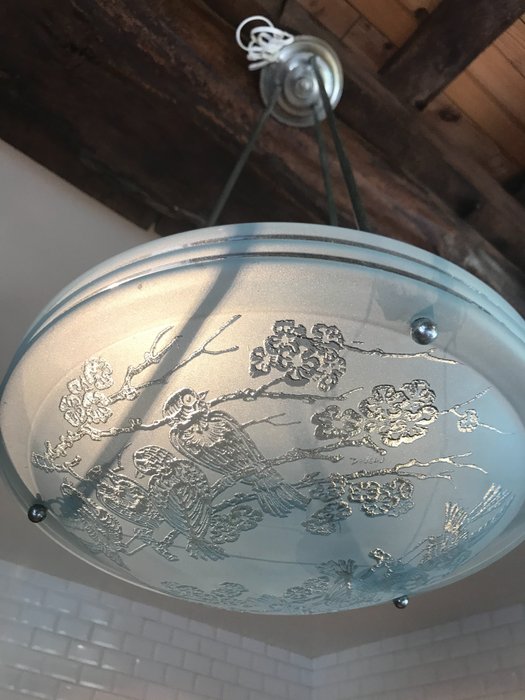 Deveau - Blue opalescent glass ceiling lampshade decorated with engraved birds - Signed