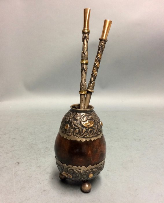 Yerba Mate gourd cup with original bombillas - Argentina silver - South America.