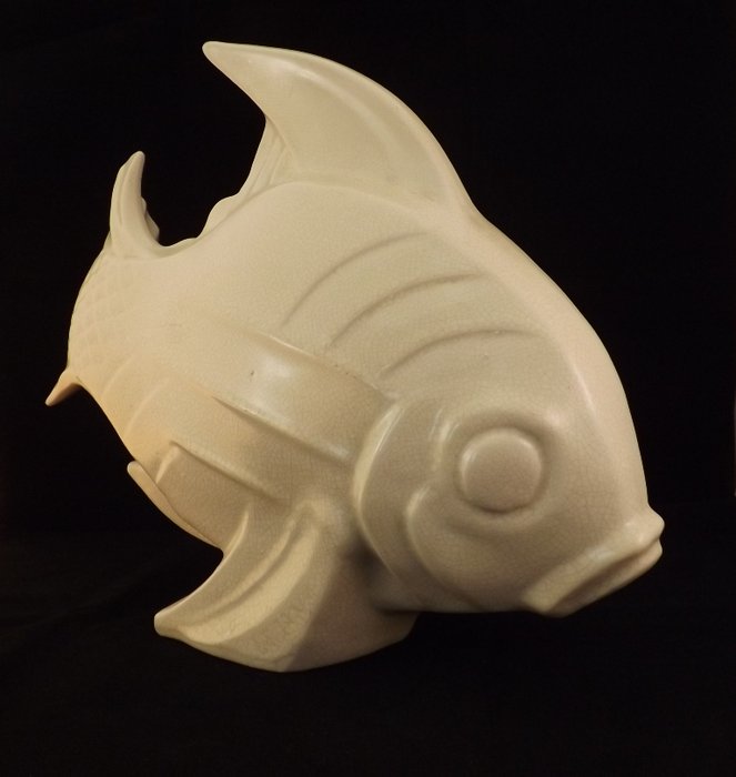 Le Jan - Fish made of crackled ceramic