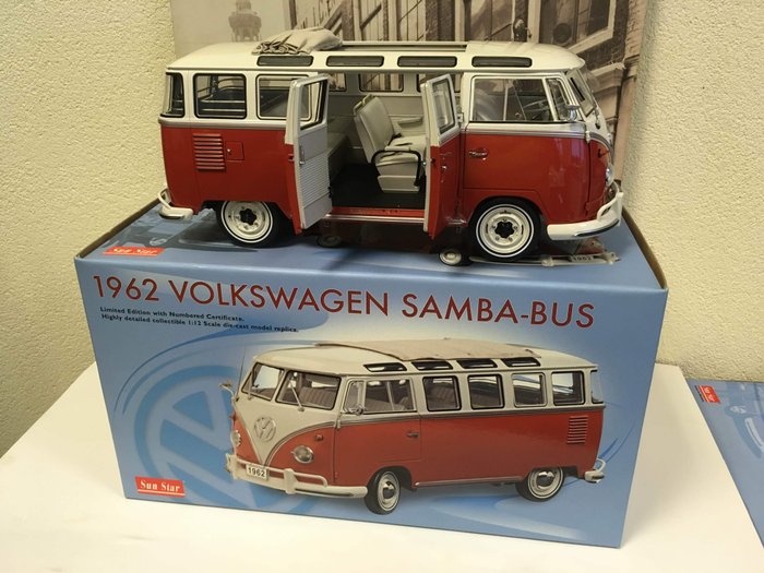 Sun Star - Scale 1/12 - Volkswagen Samba Bus 1962 - orange / White