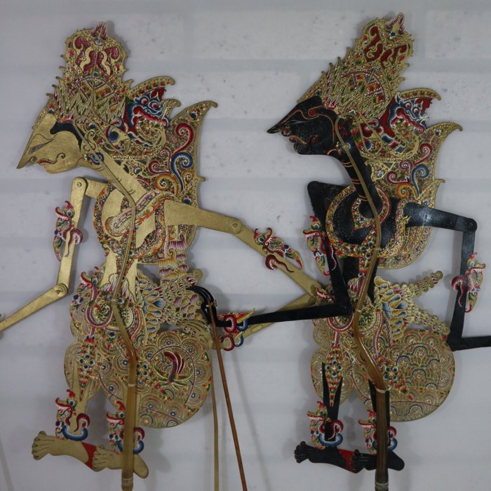 Two very detailed wayang kulit puppets - Java - Indonesia - Catawiki