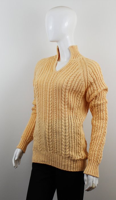 Loro Piana Wowen's Knitted Sweater Made in Italy - Catawiki