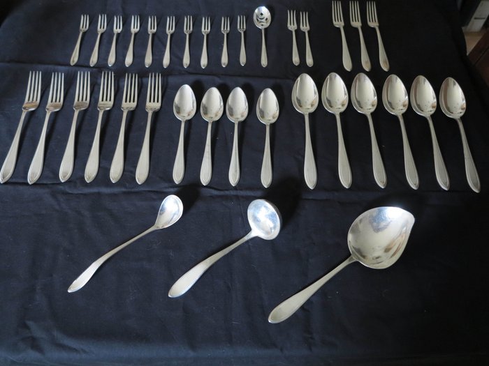 35-piece cutlery, Keltum Post Horn Point fillet, 20th century